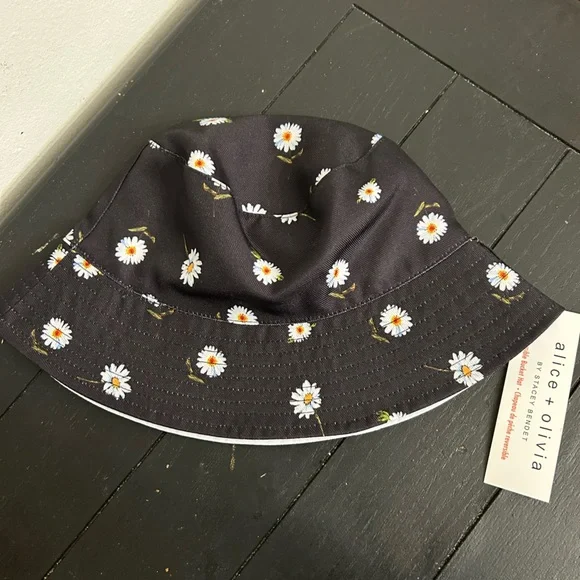 Alice + Olivia | Accessories | Alice Olivia Reversible Daisy 